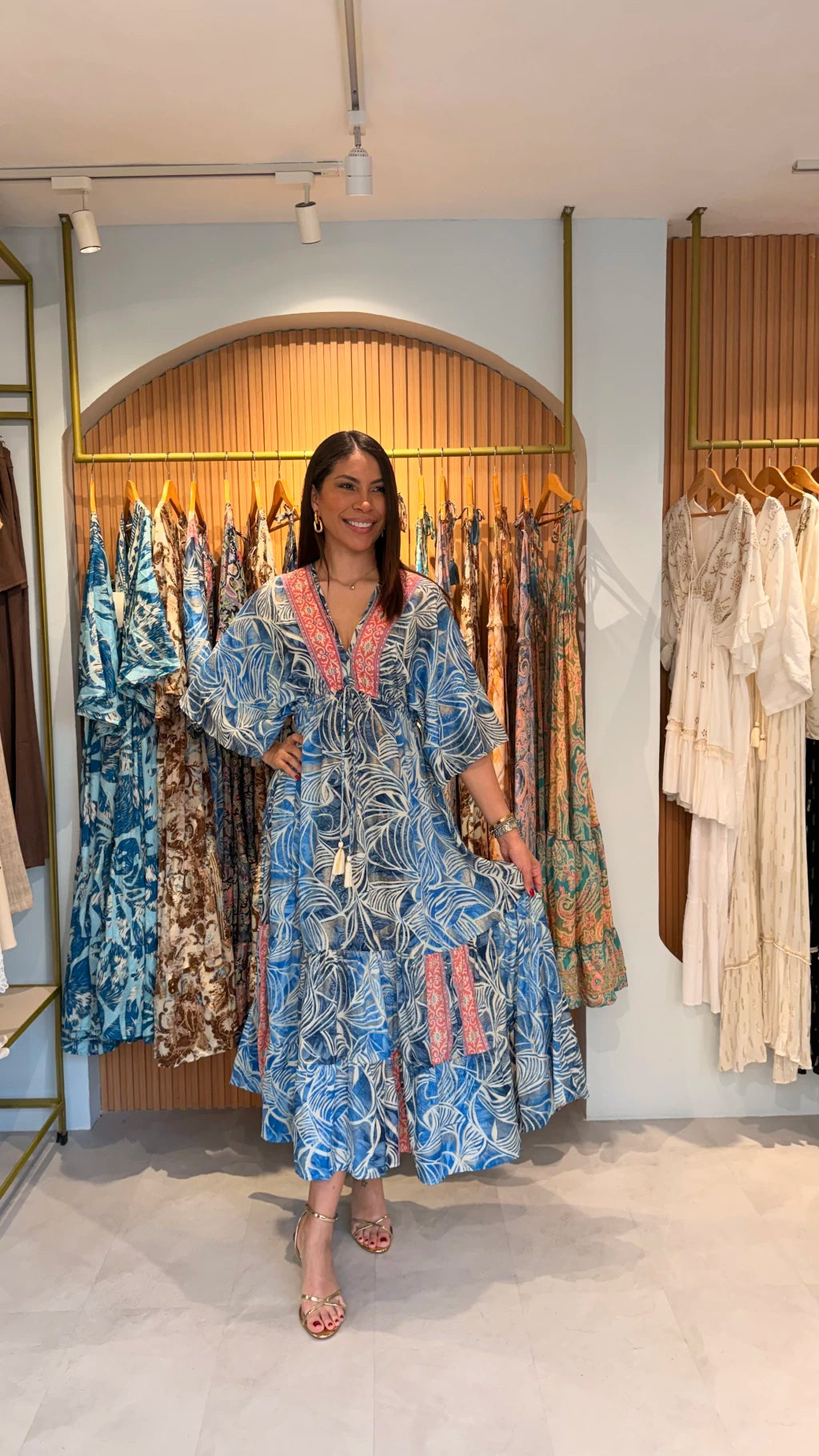 Vestido con mangas mar rosa en seda, unitalla, Koral Boutique