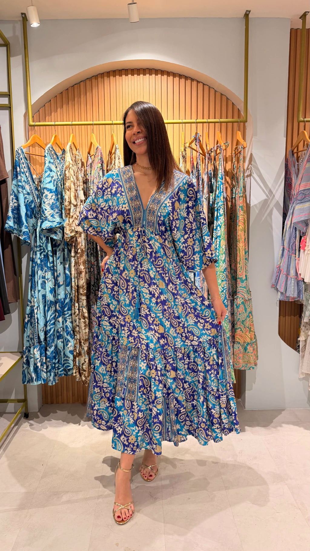 Vestido de mangas en seda, unitalla, Koral Boutique